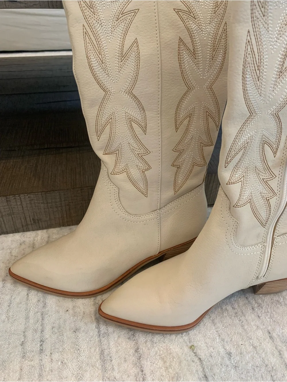 NWT—-Dolce Vita Cream embroidered Shiren boots in Sand Nubuck - Picture 9 of 11